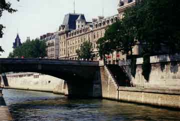 picture seine river in paris